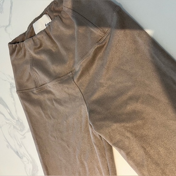 Aritzia Wilfred Free Taupe Daria Pant Leggings size XS Brand New - Picture 6 of 6